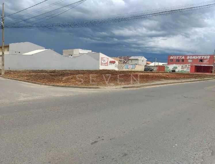 Terrenos Comerciais de Esquina no JD Guaraituba  Colombo, 606,...
