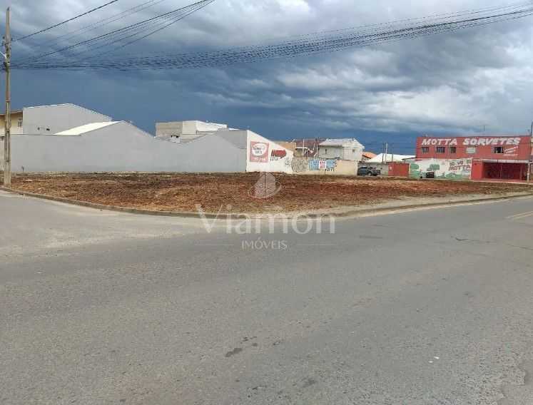Terrenos Comerciais de Esquina no JD Guaraituba  Colombo, 606,...