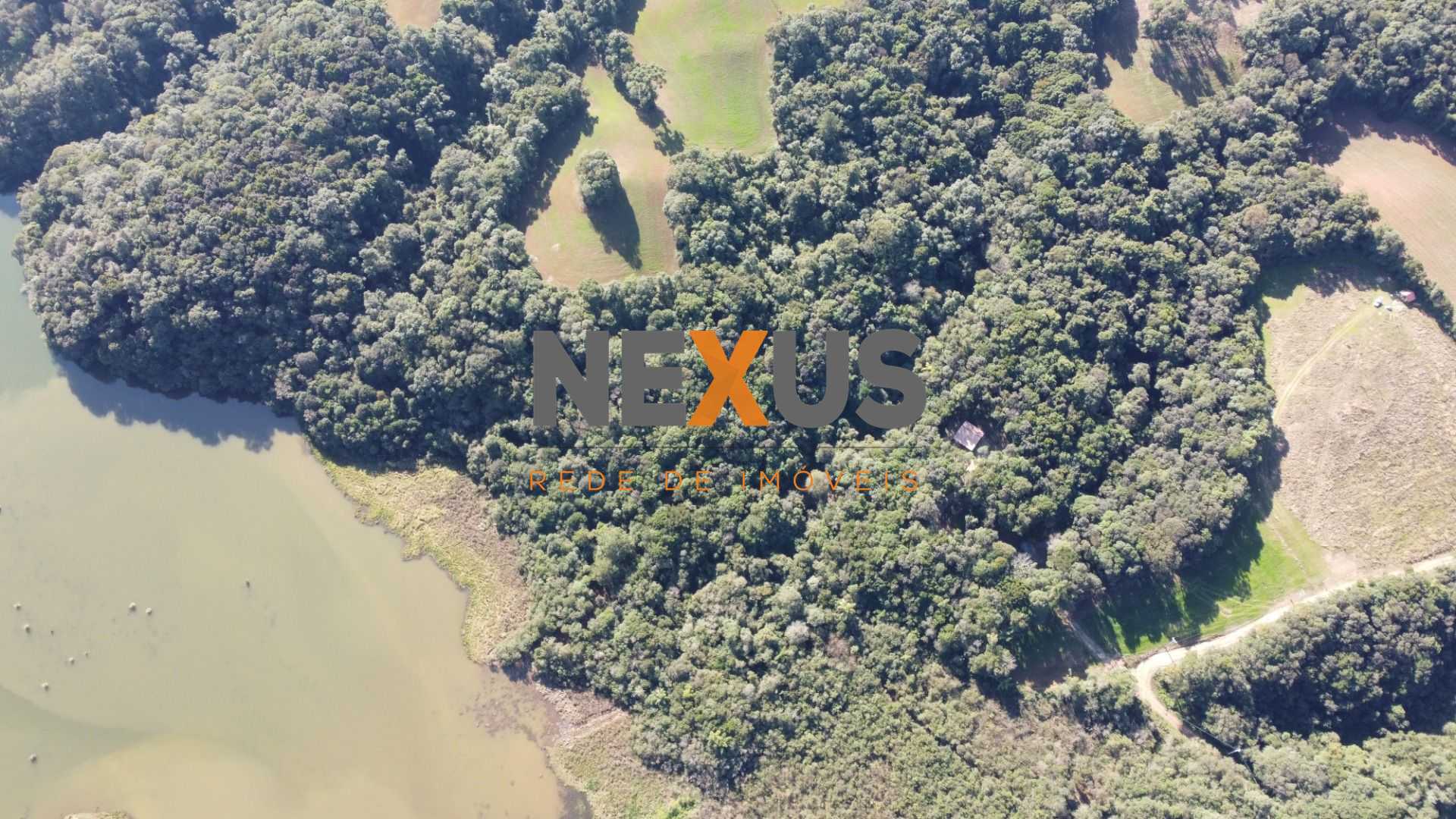 Chácara em Araucária com nascente, represa e natureza exuberan...