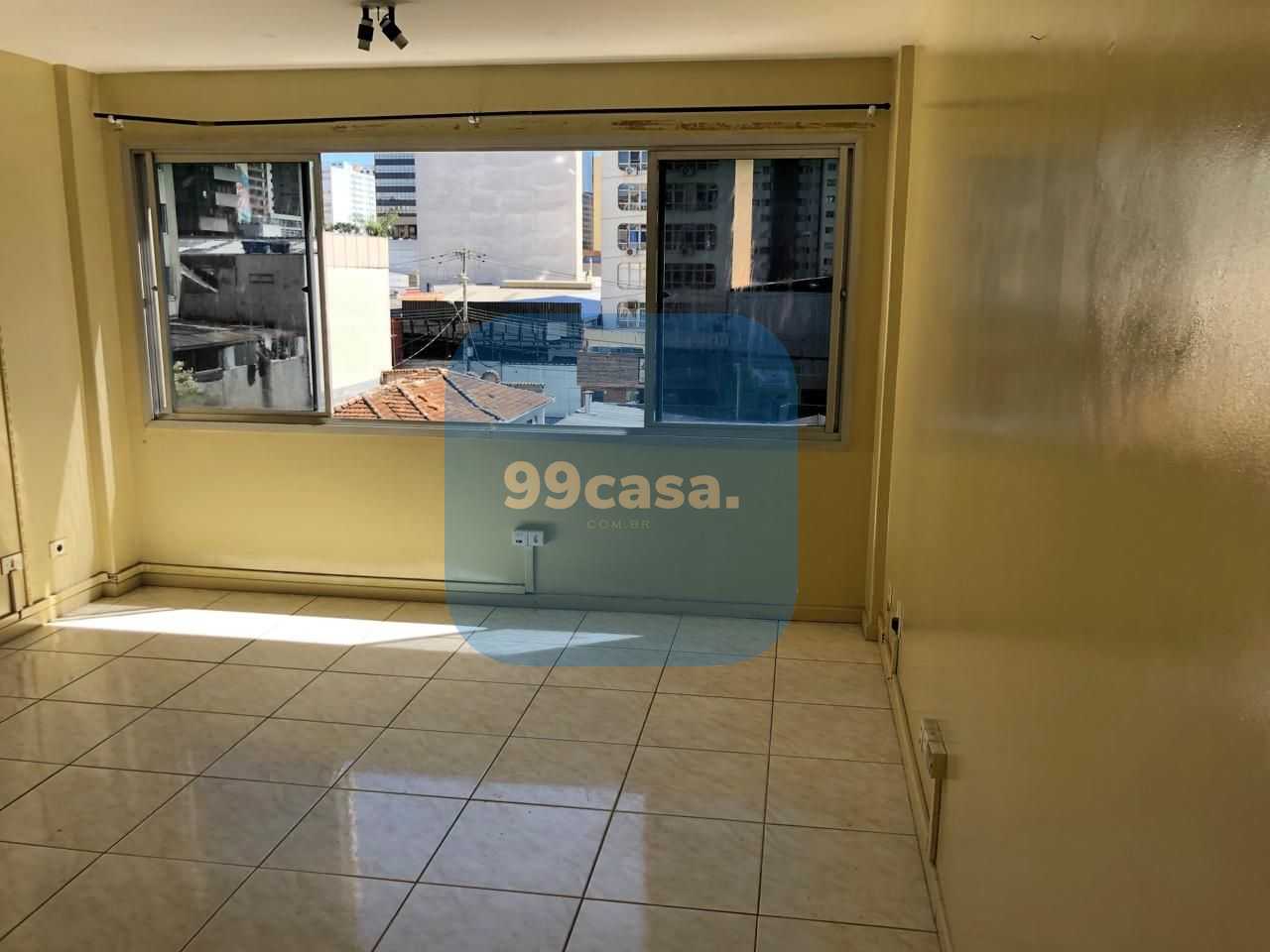 Sala Comercial à Venda no Centro de Curitiba  30 m , Próxima a...