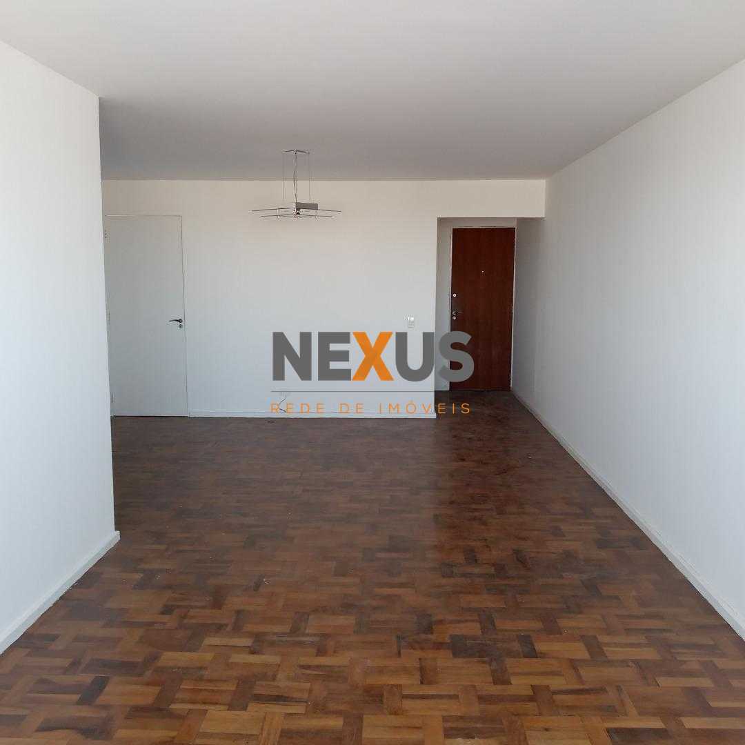 Apartamento Espaçoso no Centro de Curitiba  Andar Alto, 3 Dorm...