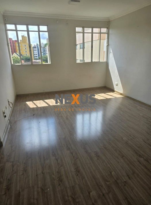 Apartamento de 59m² Semimobiliado com 3 Quartos e Garagem Cobe...