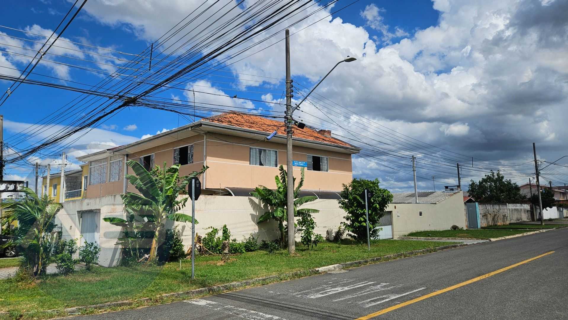 Sobrado 340m   residência, sala comercial e 3 quitinetes indep...