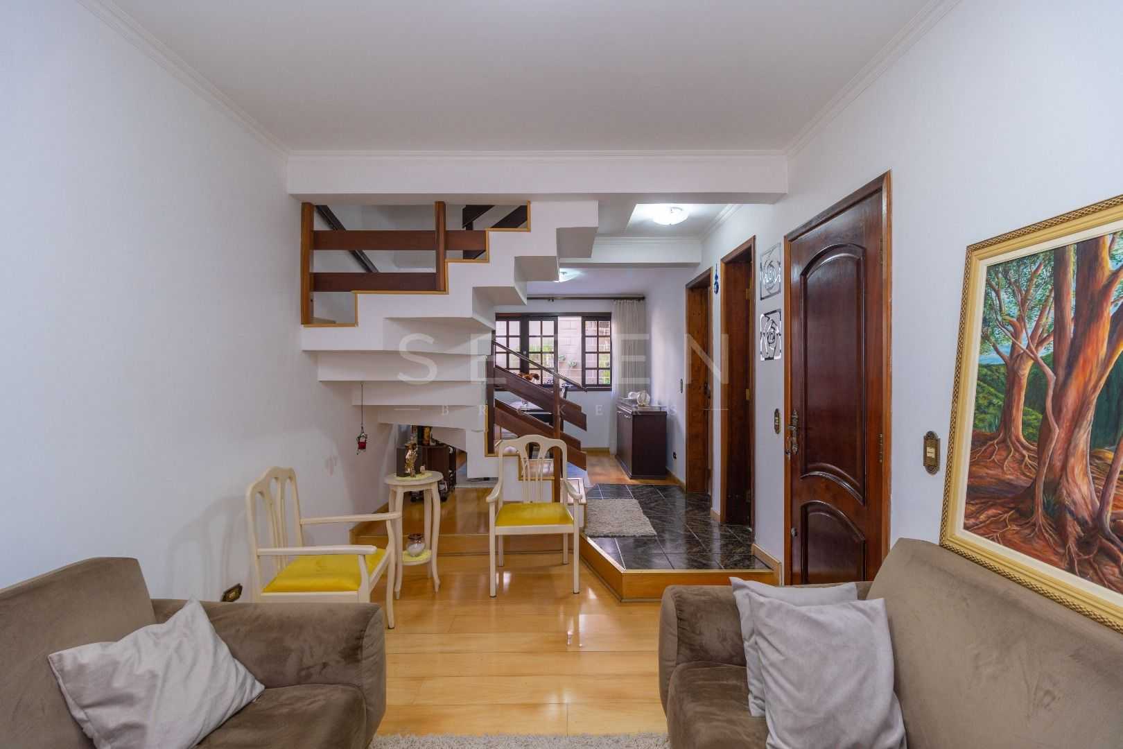 Sobrado Triplex 129m  em Condomínio Fechado no Portão  Seguran...