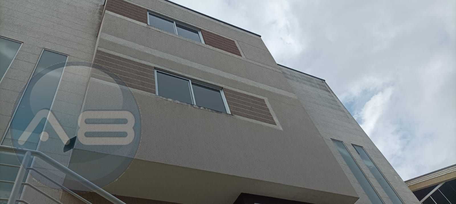 Sobrado 3 Quartos com Suíte e 5 Vagas no Bairro Abranches  Cur...