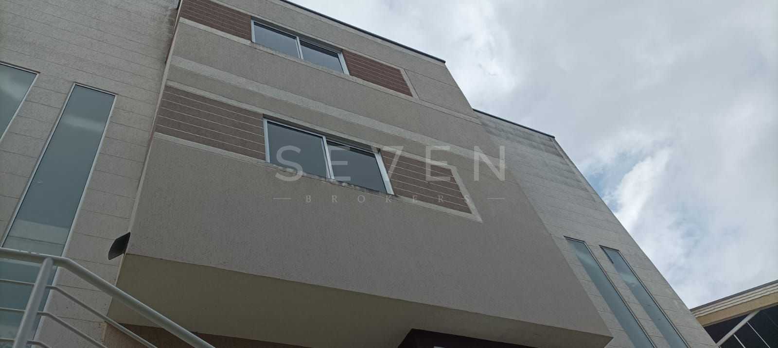 Sobrado 3 Quartos com Suíte e 5 Vagas no Bairro Abranches  Cur...