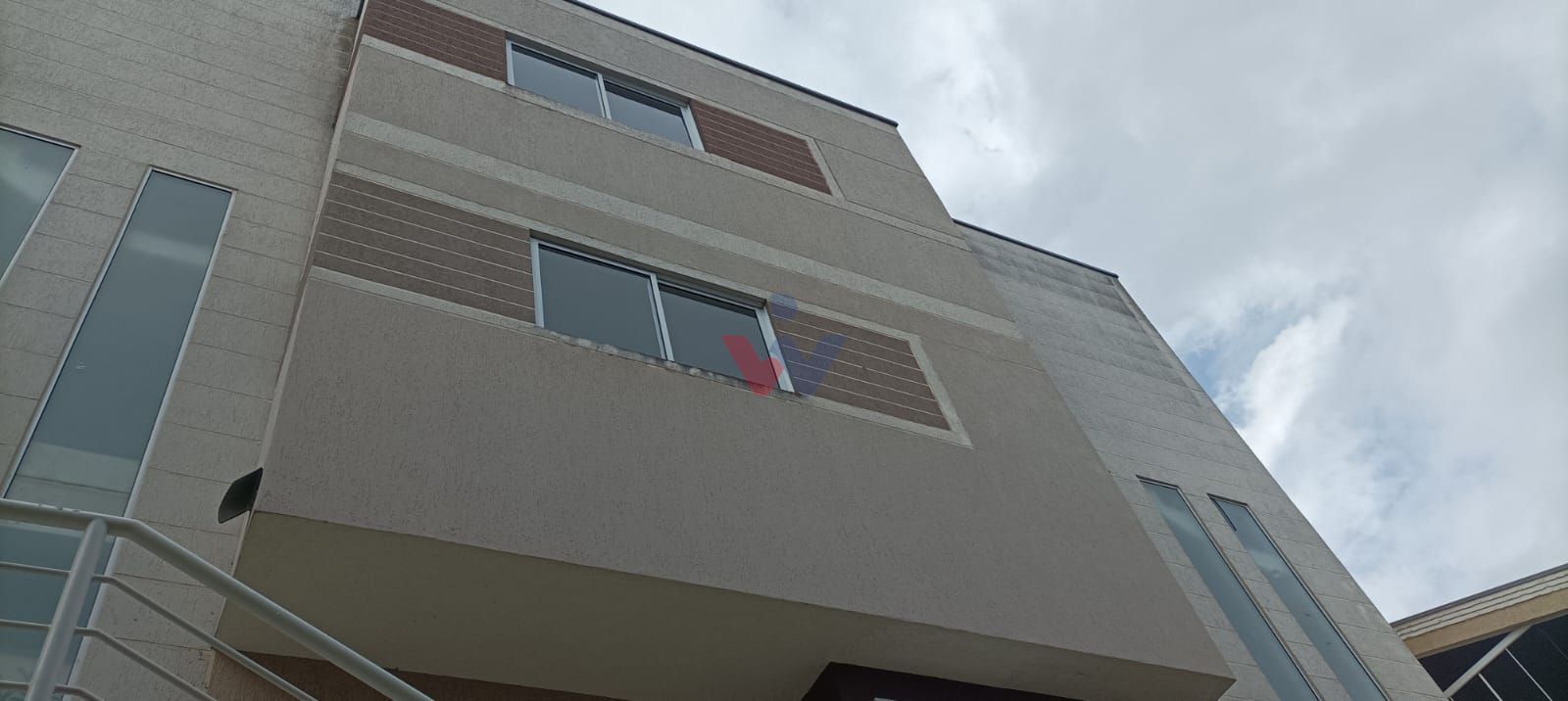 Sobrado 3 Quartos com Suíte e 5 Vagas no Bairro Abranches  Cur...