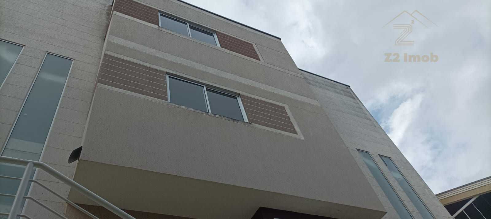 Sobrado 3 Quartos com Suíte e 5 Vagas no Bairro Abranches  Cur...