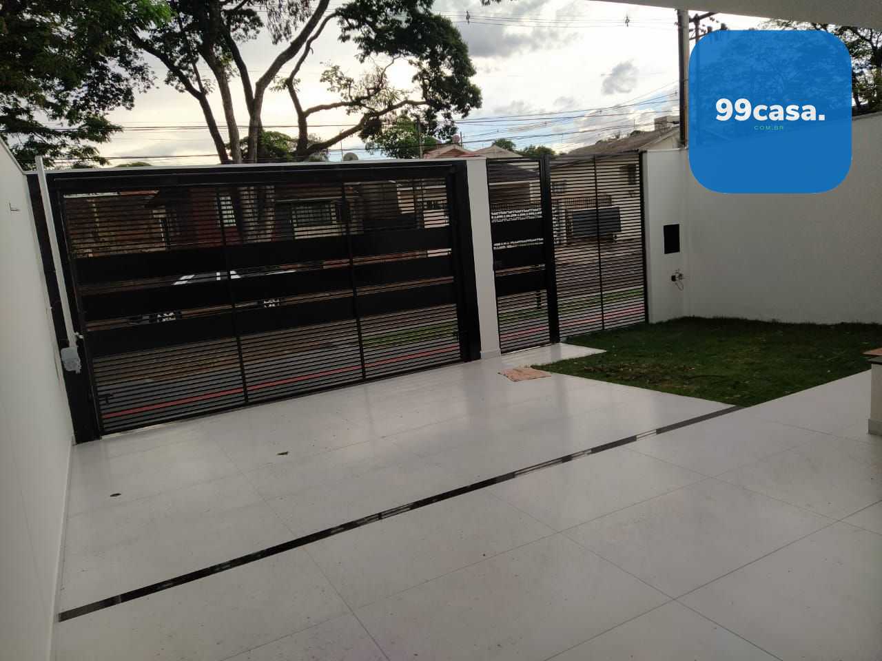 Casa de Alto Padrão com Pé Direito Duplo e Suíte no Jardim Alv...