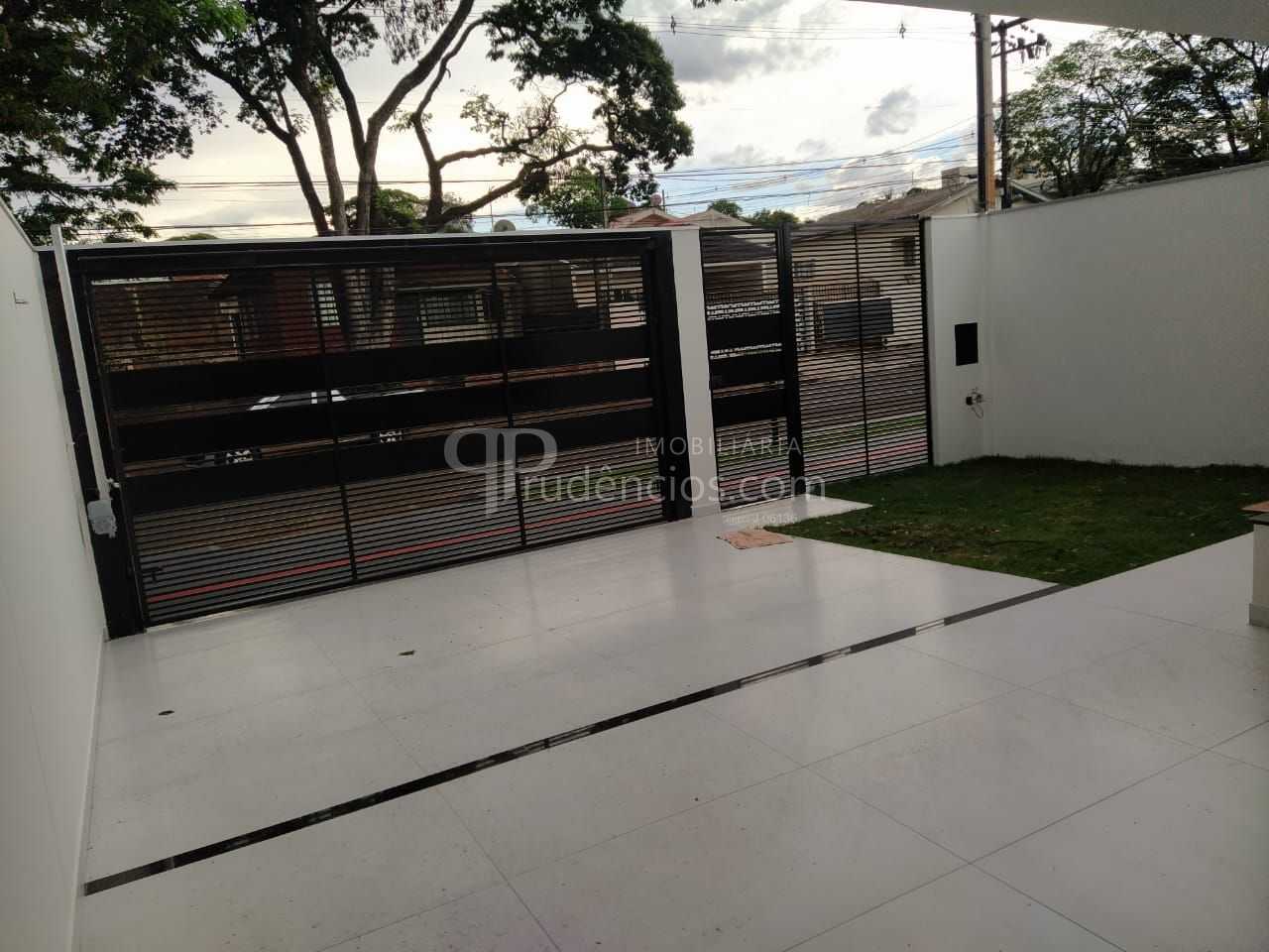 Casa de Alto Padrão com Pé Direito Duplo e Suíte no Jardim Alv...