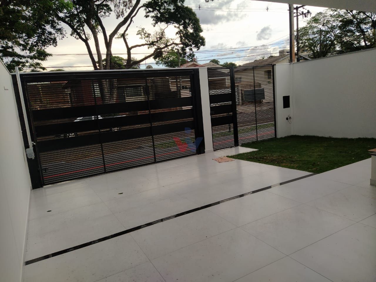 Casa de Alto Padrão com Pé Direito Duplo e Suíte no Jardim Alv...