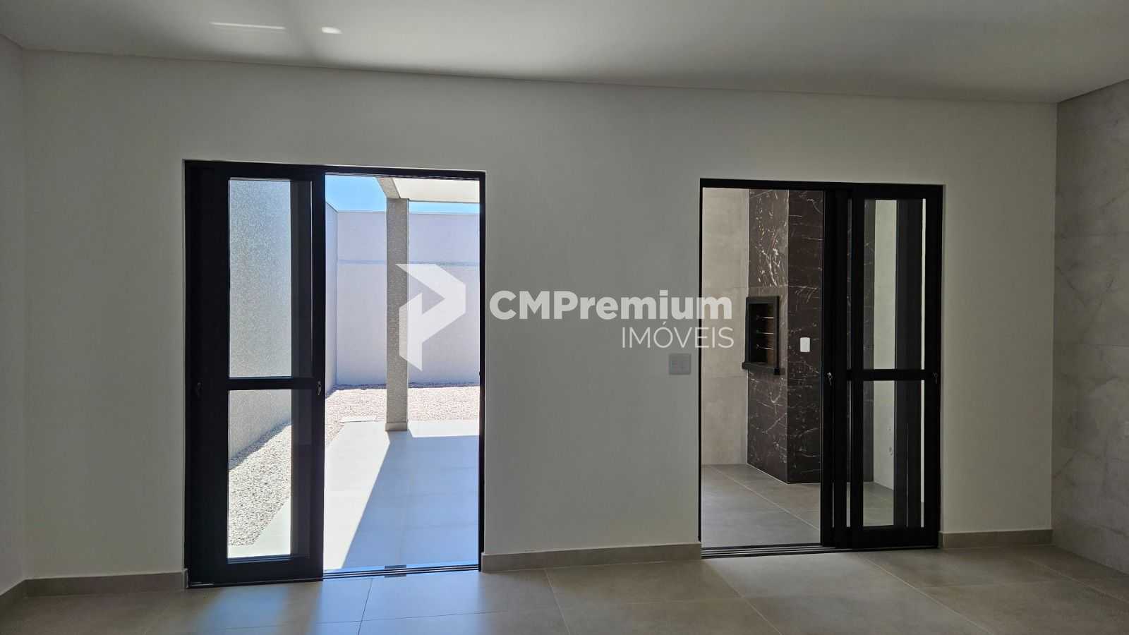 Sobrado 03 quartos, sendo 1 Suíte com hidromassagem em Araucária