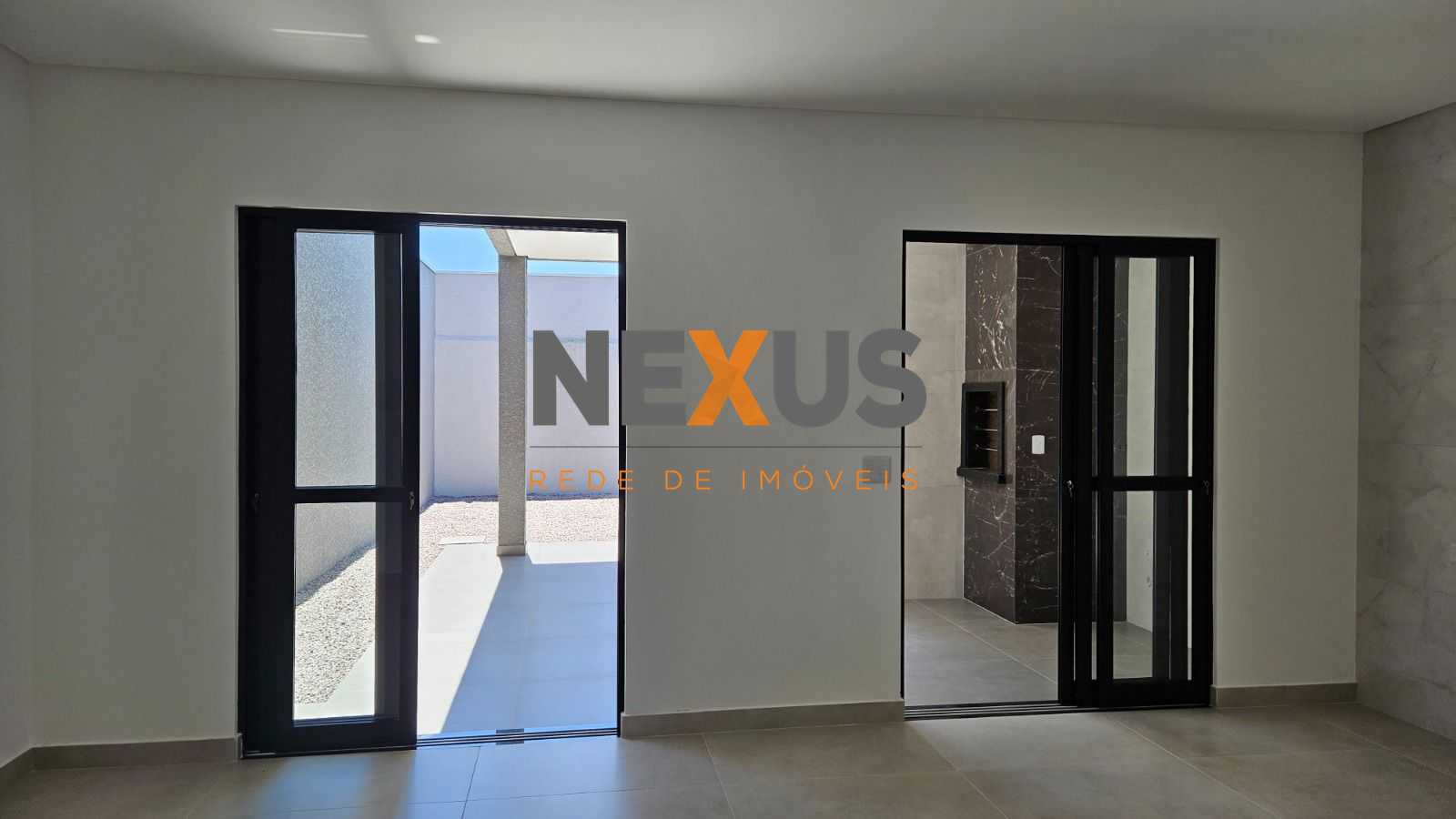 Sobrado 03 quartos, sendo 1 Suíte com hidromassagem, Fazenda V...