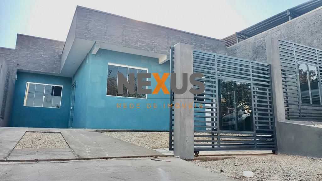 Linda Casa à Venda com 2 Quartos e Excelente Localização  Conf...