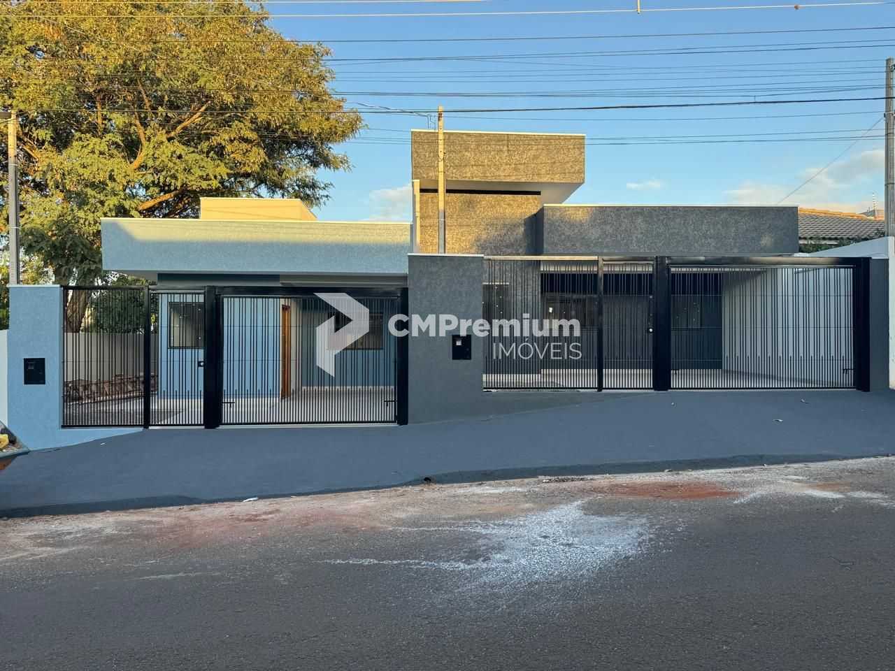 Casa à Venda no Jardim Tropical - 2 Dormitórios, Garagem e Loc...