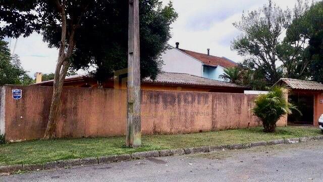 Casa Espaçosa nas Mercês com 5 Quartos, Suíte Master e Quintal...