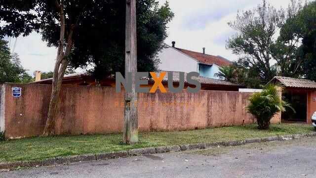 Casa Espaçosa nas Mercês com 5 Quartos, Suíte Master e Quintal...