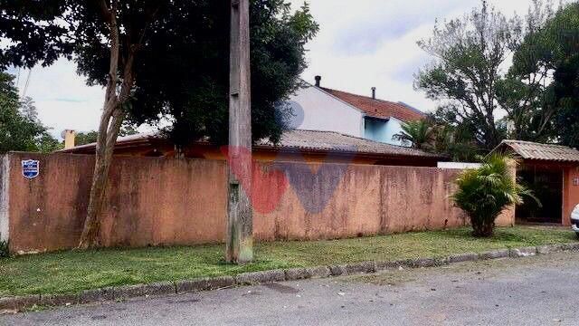 Casa Espaçosa nas Mercês com 5 Quartos, Suíte Master e Quintal...