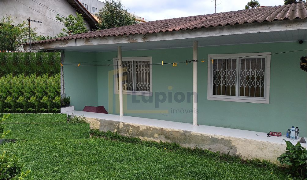 Oportunidade Única  Terreno com Casa Principal e 4 Casas nos F...