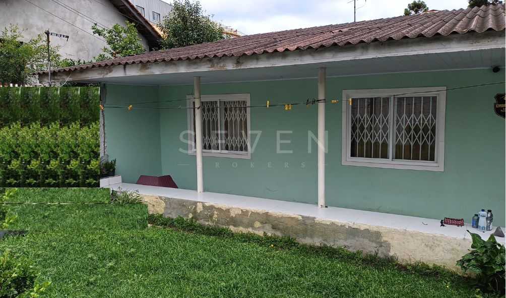 Oportunidade Única  Terreno com Casa Principal e 4 Casas nos F...