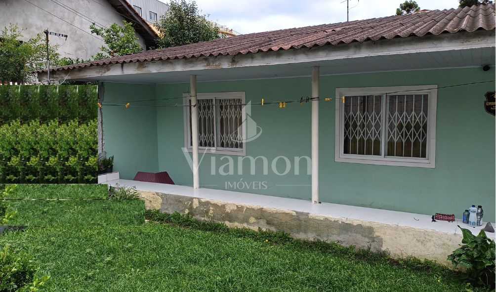 Oportunidade Única  Terreno com Casa Principal e 4 Casas nos F...