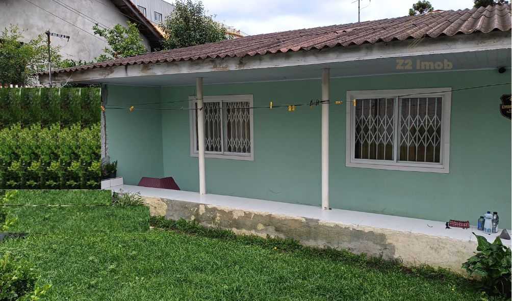 Oportunidade Única  Terreno com Casa Principal e 4 Casas nos F...