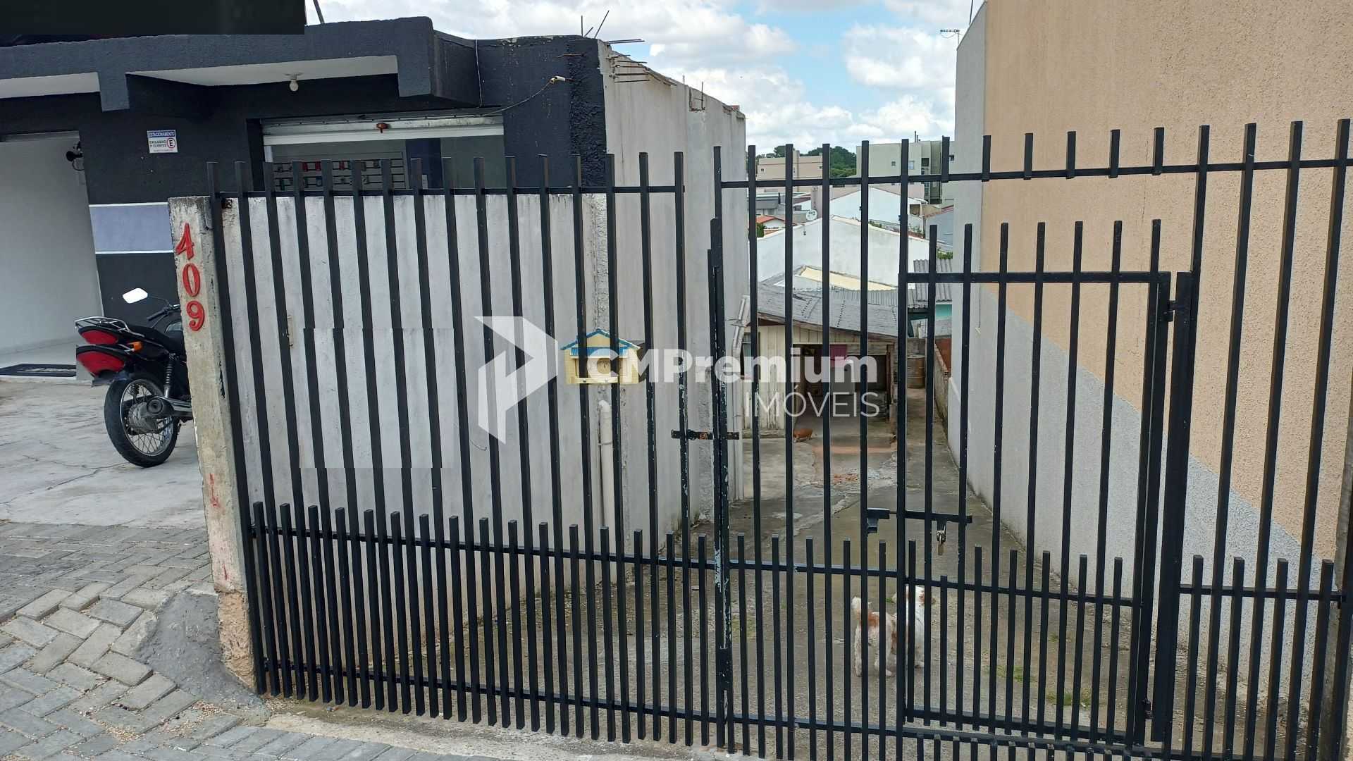 Oportunidade Única em Araucária  Imóvel Versátil para Renda ou...