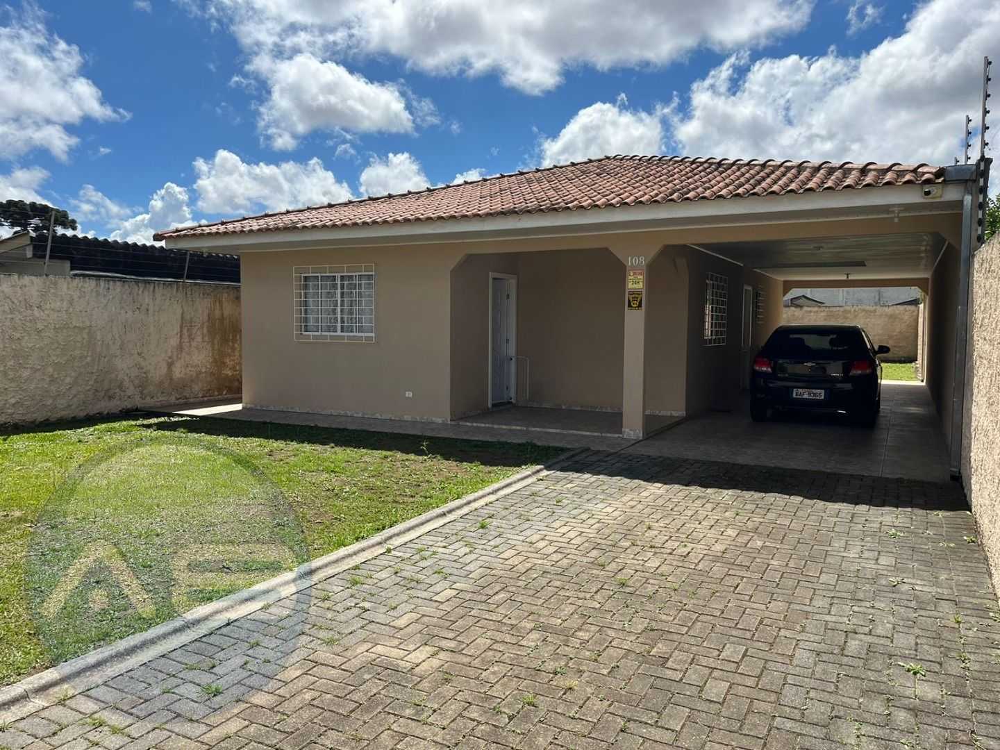 Magnífica Casa à Venda no Uberaba, Curitiba  Conforto, Espaço ...