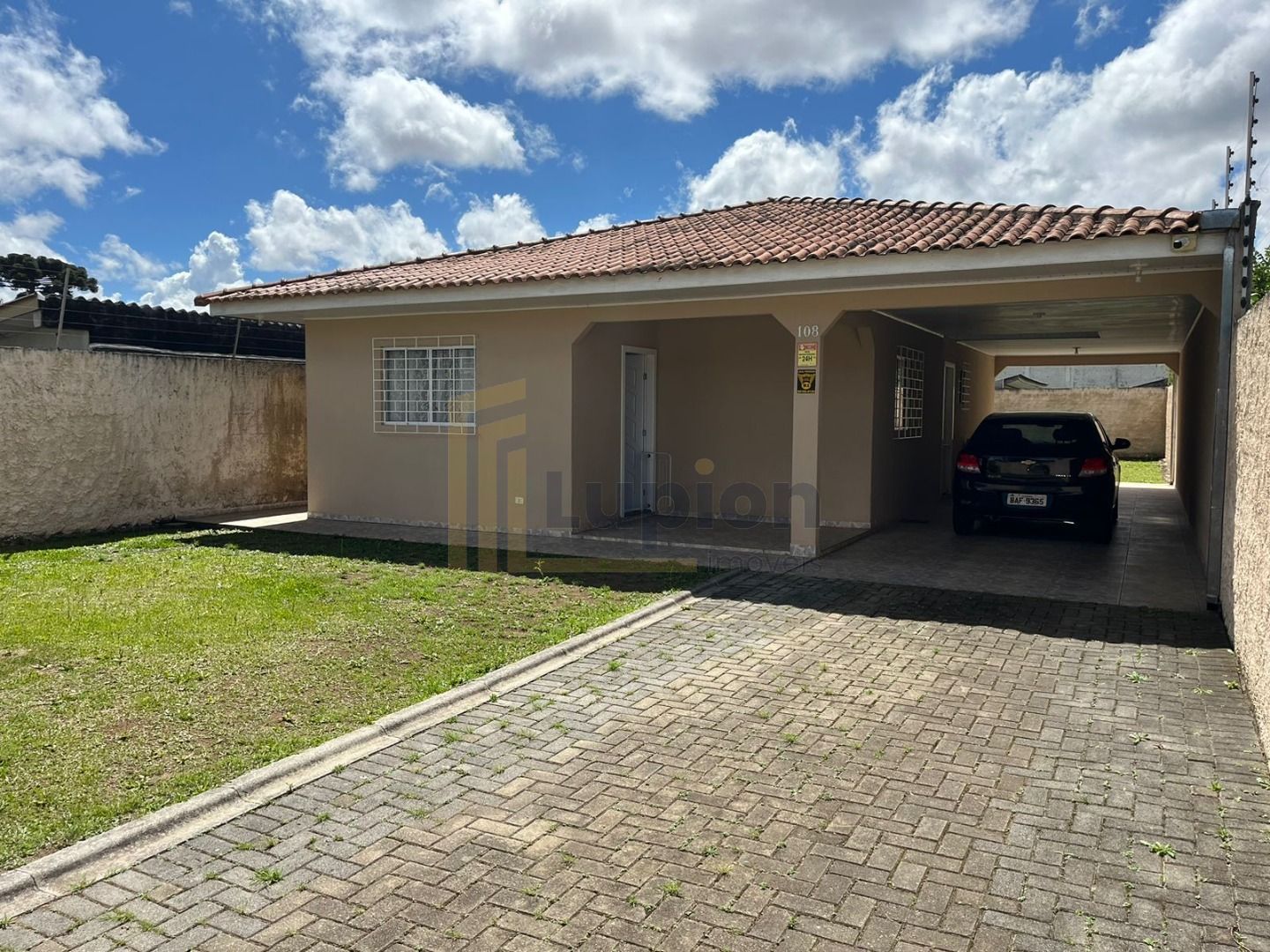 Magnífica Casa à Venda no Uberaba, Curitiba  Conforto, Espaço ...
