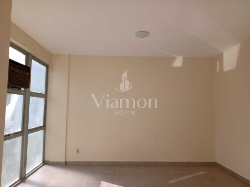 Sala comercial  com banheiro no centro de Curitiba em edifício...