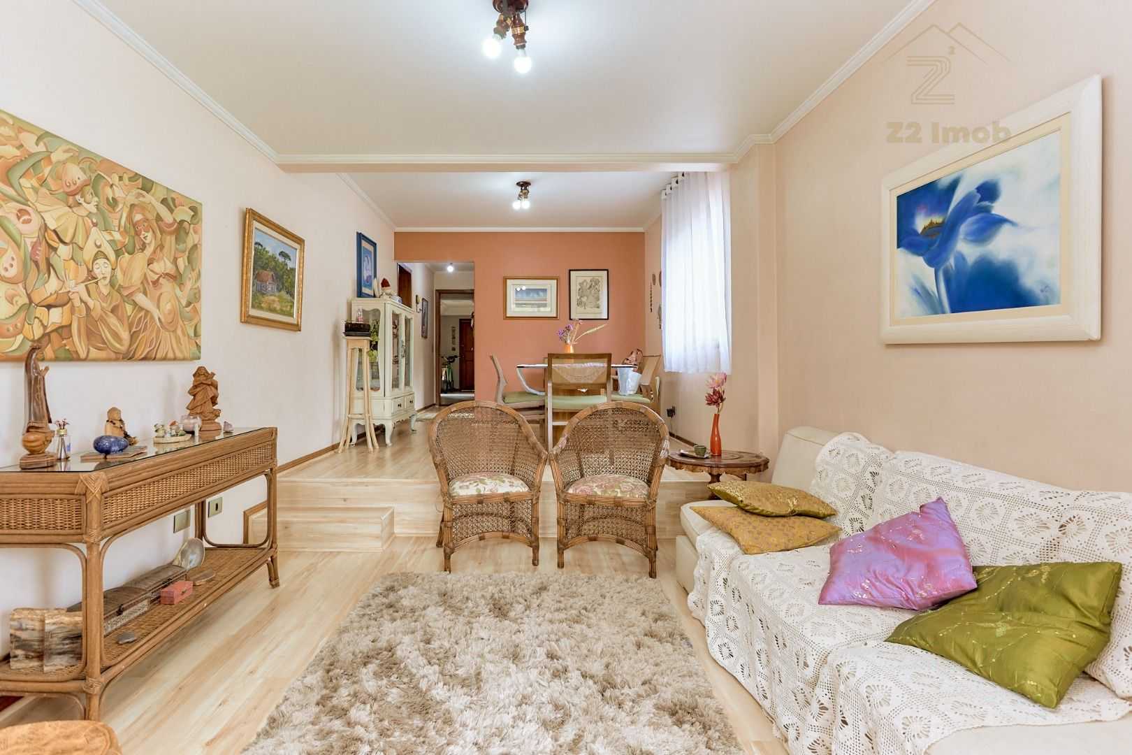 Apartamento 150m  no Cabral com sacada gourmet e lareira por R...