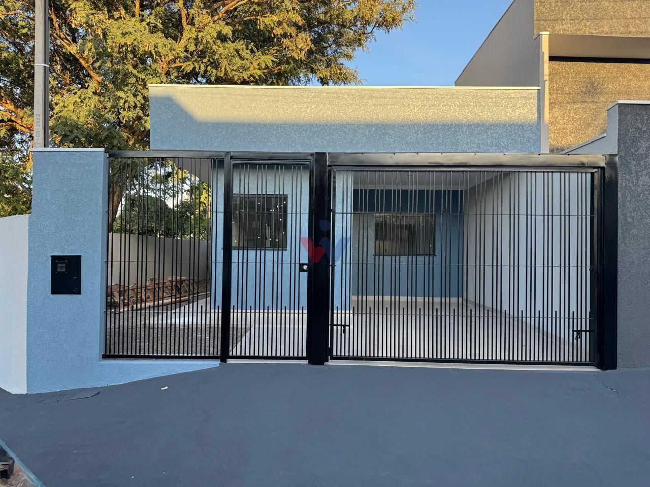 Casa à Venda no Jardim Tropical - 2 Dormitórios, Garagem e Loc...