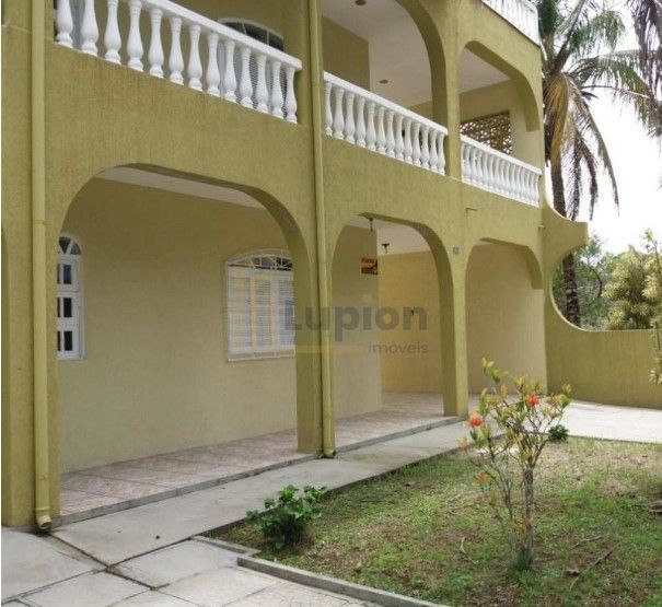 Sobrado à Beira-Mar no Litoral Sul  Conforto, Espaço e Lazer C...