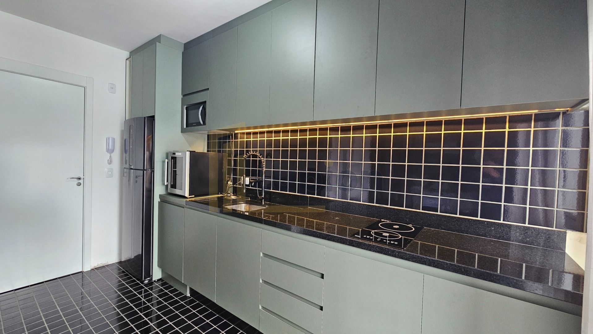 Studio novo e mobiliado de 25m  próximo à Unicuritiba e PUC