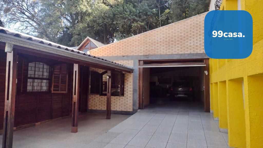 Casa Ampla e Diferenciada à Venda, Conforto e Espaço no Local ...