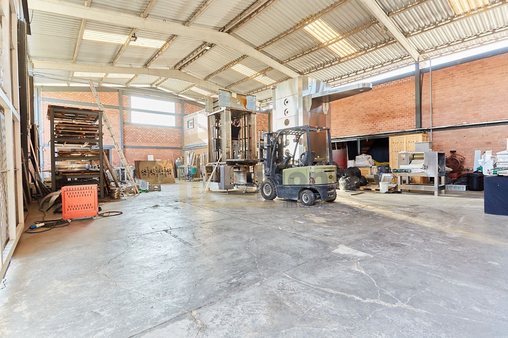 Barracão 500m  em Terreno de Esquina | Localização Estratégica...