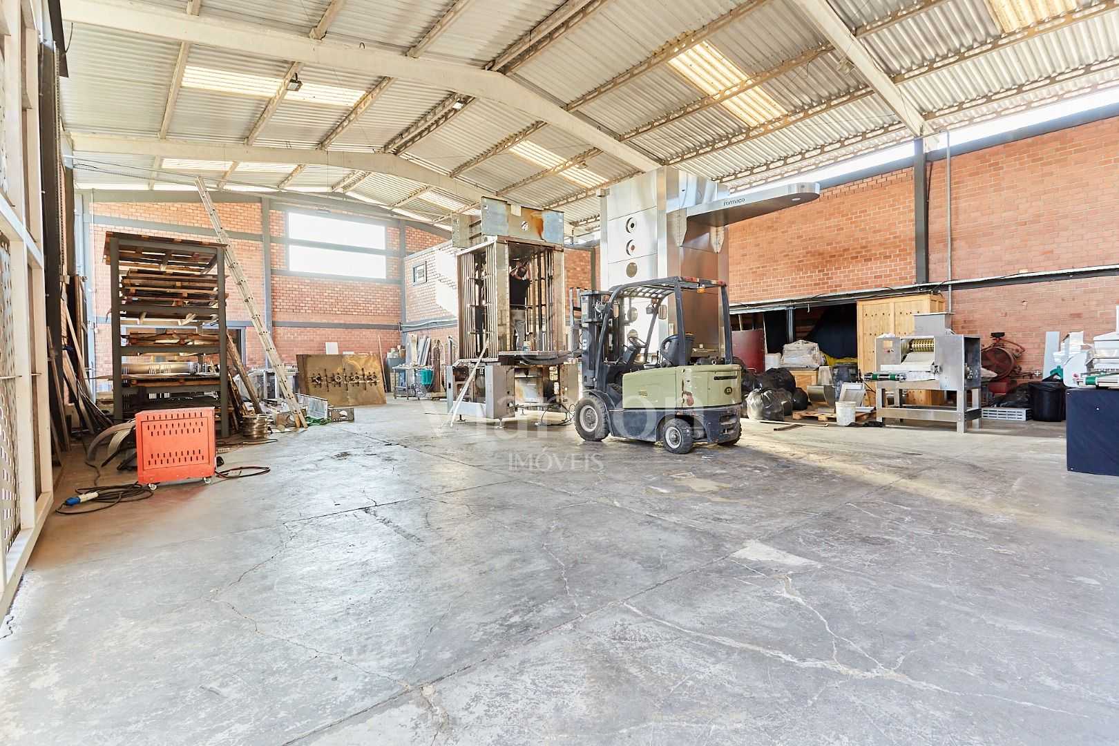 Barracão 500m  em Terreno de Esquina | Localização Estratégica...