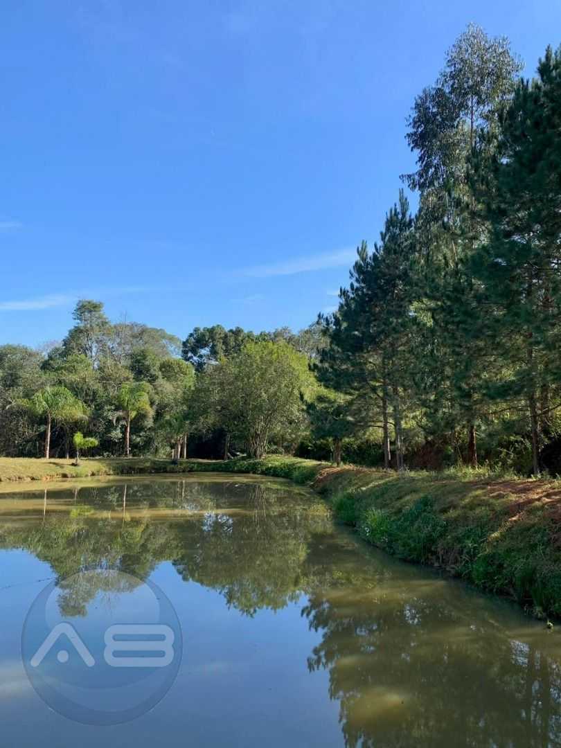 Chácara Completa com Casa, Varanda Gourmet, Tanques de Peixe, ...