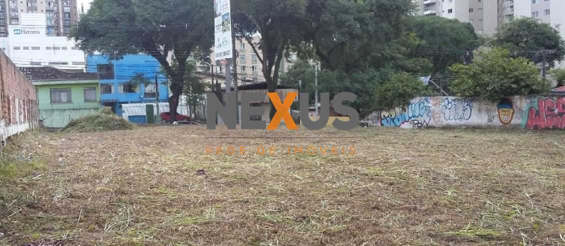 Terreno 880m  no Bairro Portão  Próximo ao Shopping Palladium