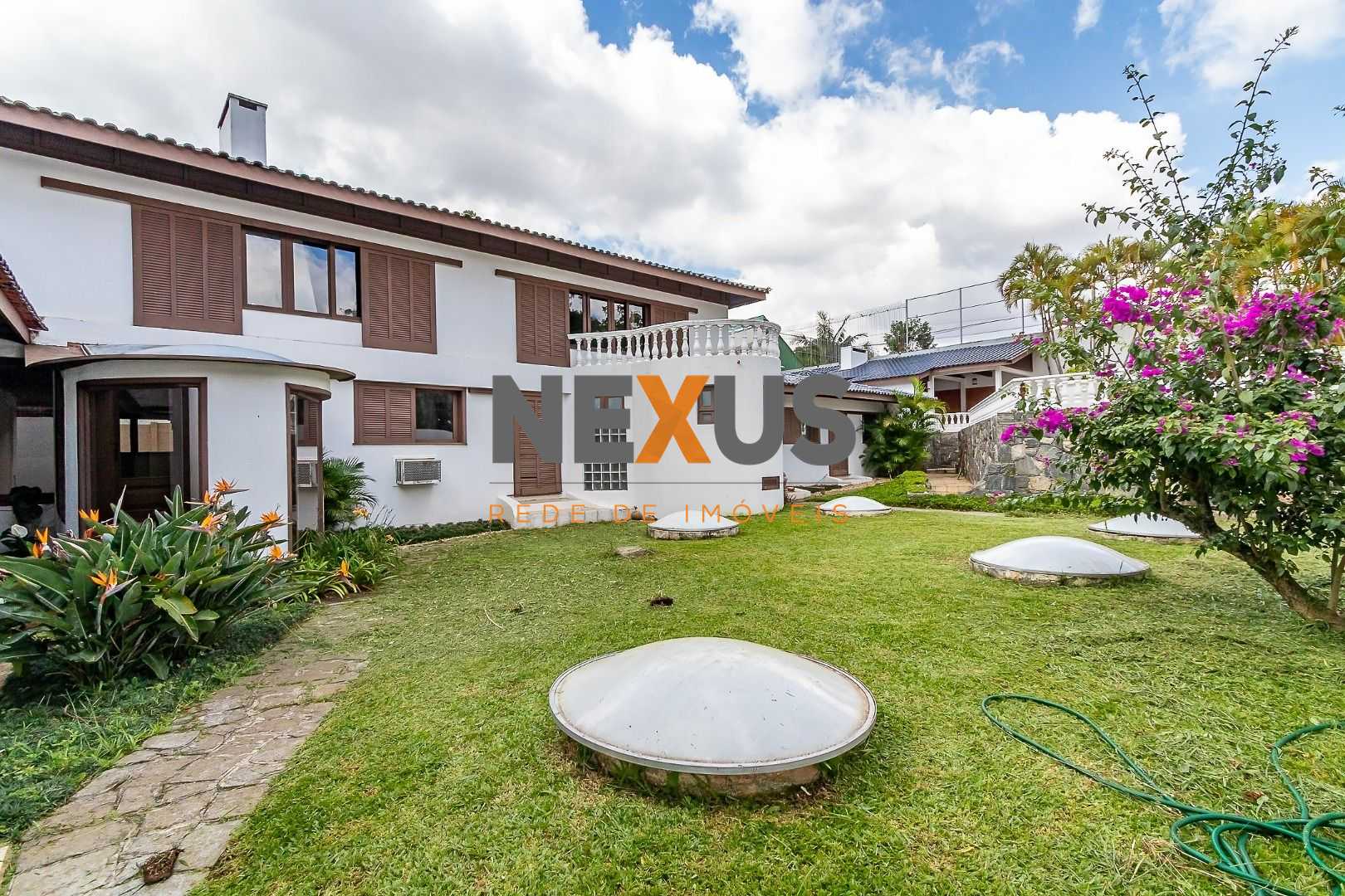 Casa ampla e versátil no Ahú Centro Cívico  ideal residencial ...