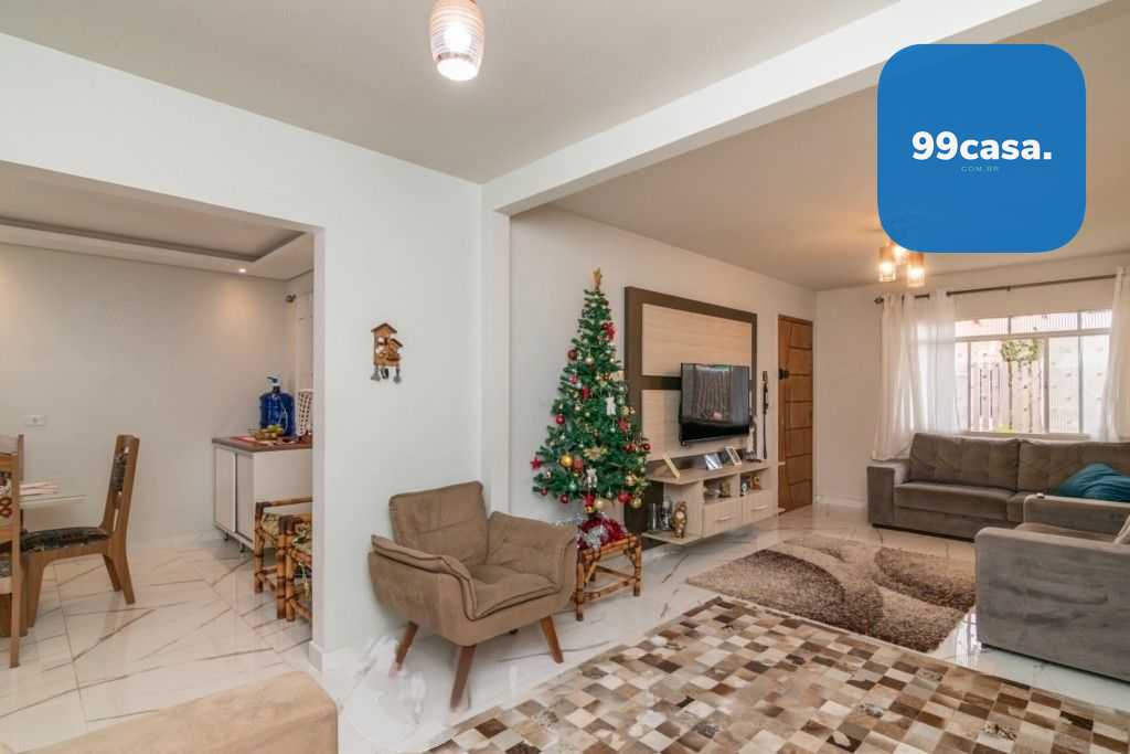 Casa à Venda no Uberaba  3 Dormitórios, Suíte e Terreno Amplo