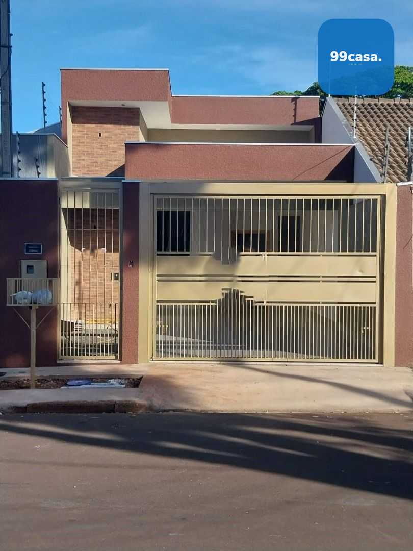 Casa de 3 Dormitórios à Venda em Maringá PR  Jardim Liberdade,...