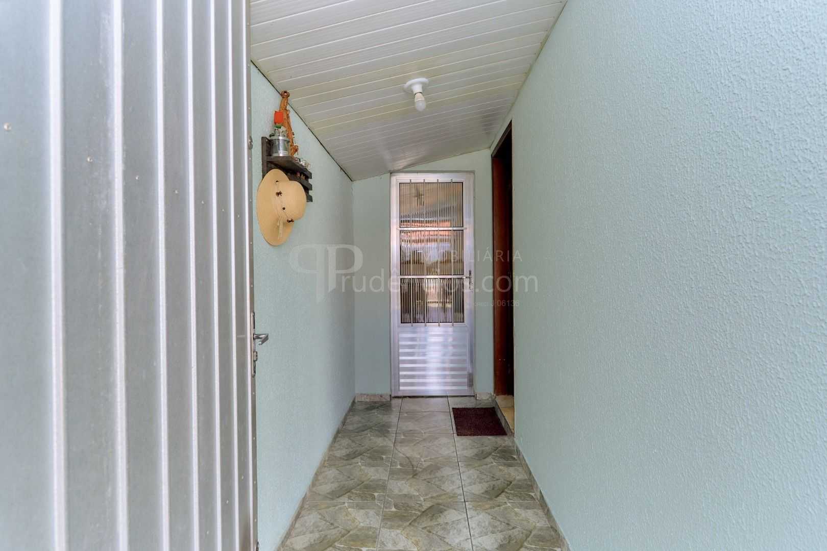 Excelente Casa com Edícula à Venda no Bairro Cidade Industrial...