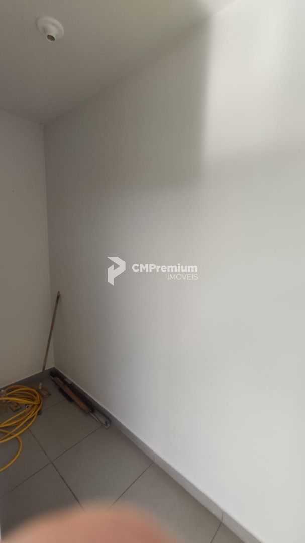 Linda Casa à Venda em Maringá  3 Quartos, Amplo Quintal e Gara...