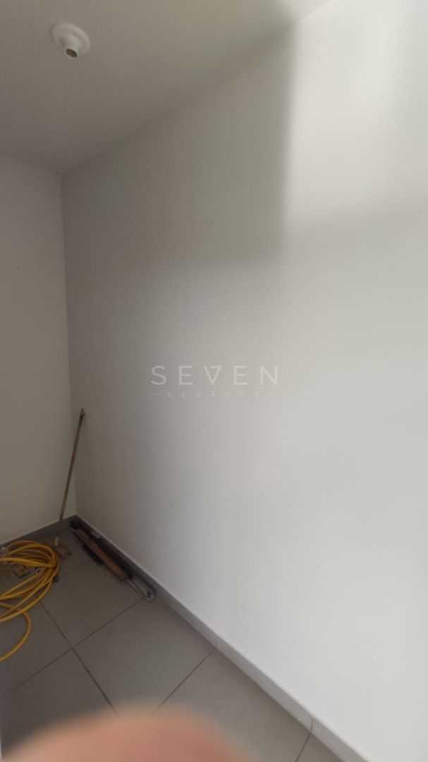 Linda Casa à Venda em Maringá  3 Quartos, Amplo Quintal e Gara...