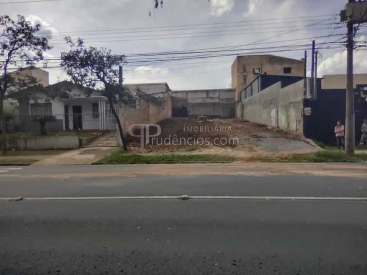 Terreno Plano e Pronto para Construção em Localização Privileg...