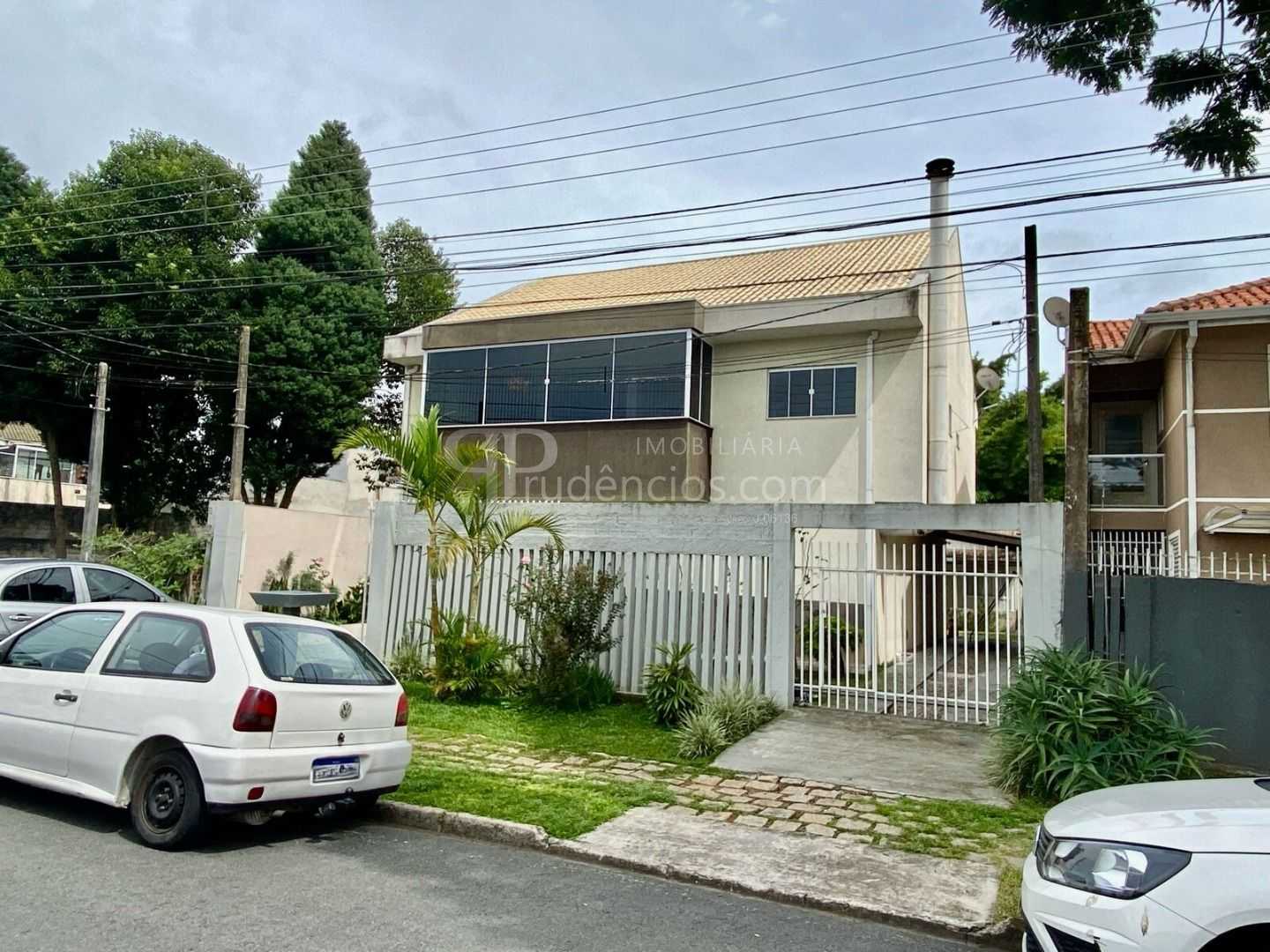 Casa ampla com terreno de 580m  em bairro privilegiado, Aceita...