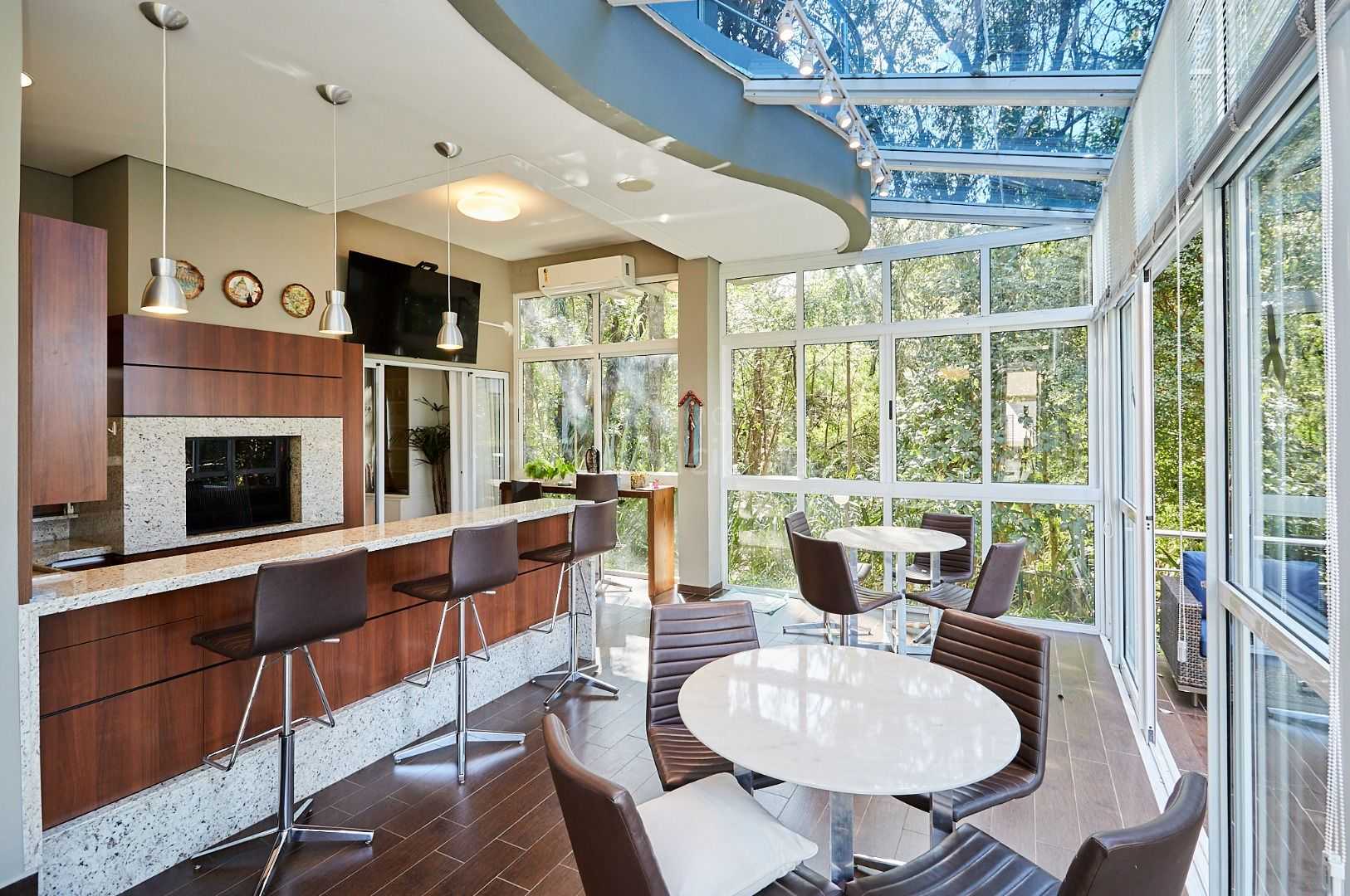 Residência de Alto Padrão no Campo Comprido  Exclusividade e N...