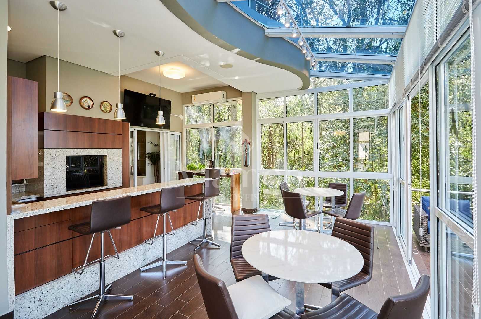 Residência de Alto Padrão no Campo Comprido  Exclusividade e N...