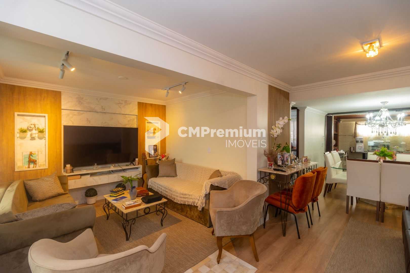 Lindo Sobrado Triplex no Bairro Seminário  3 Quartos, 2 Suítes...